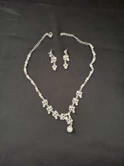 Elegant Pearl & Crystal Necklace Set – Wedding & Special Occasion Jewelry
