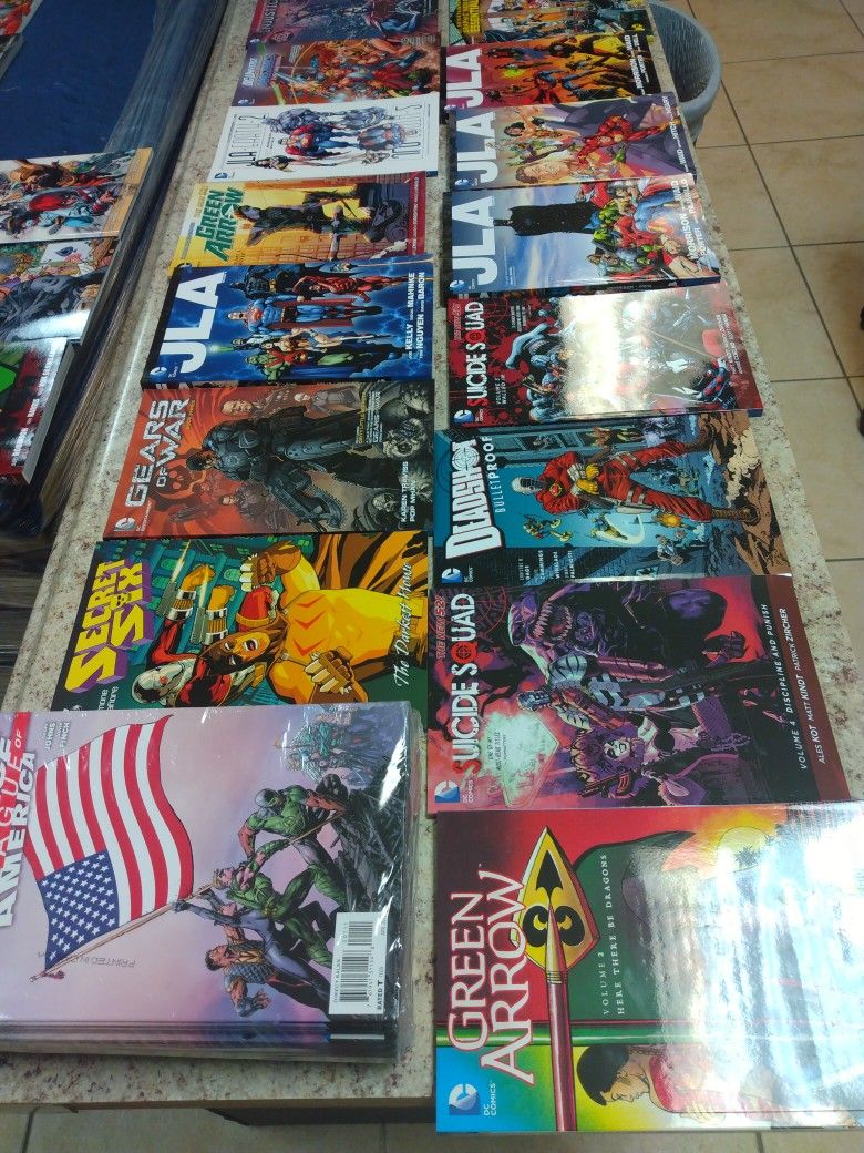 Dc Comics In Mint Condition...0ver 26 Books..