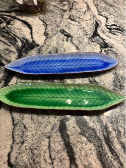 Ceramic leaf shaped plates