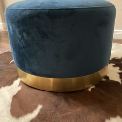 Like new ottoman 