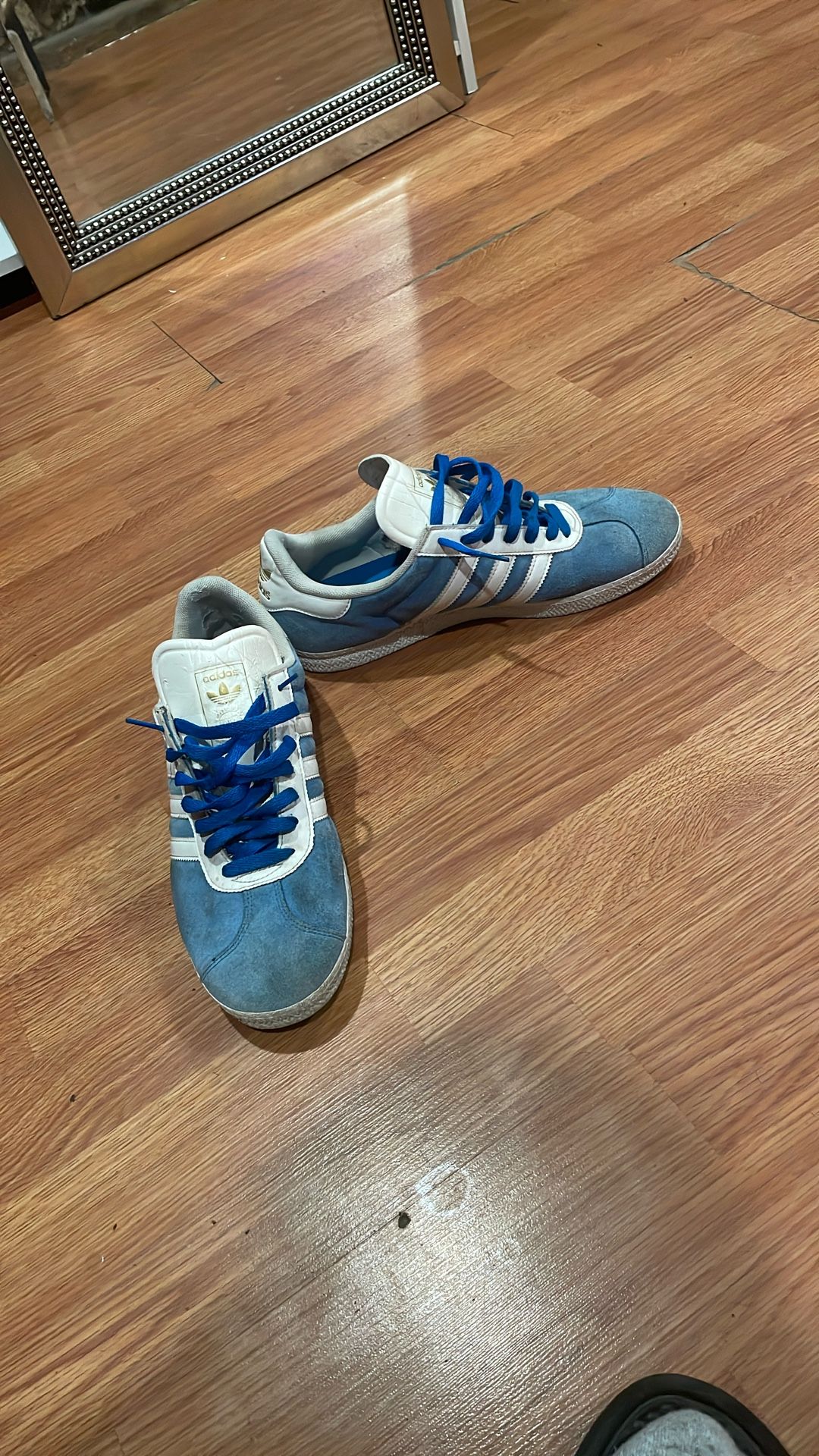Low Top Adidas 