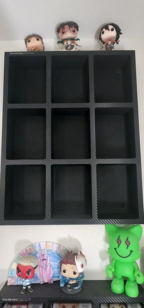 Vaulted Air Display Vaulted Vynl Funko Display Collectibles & Art