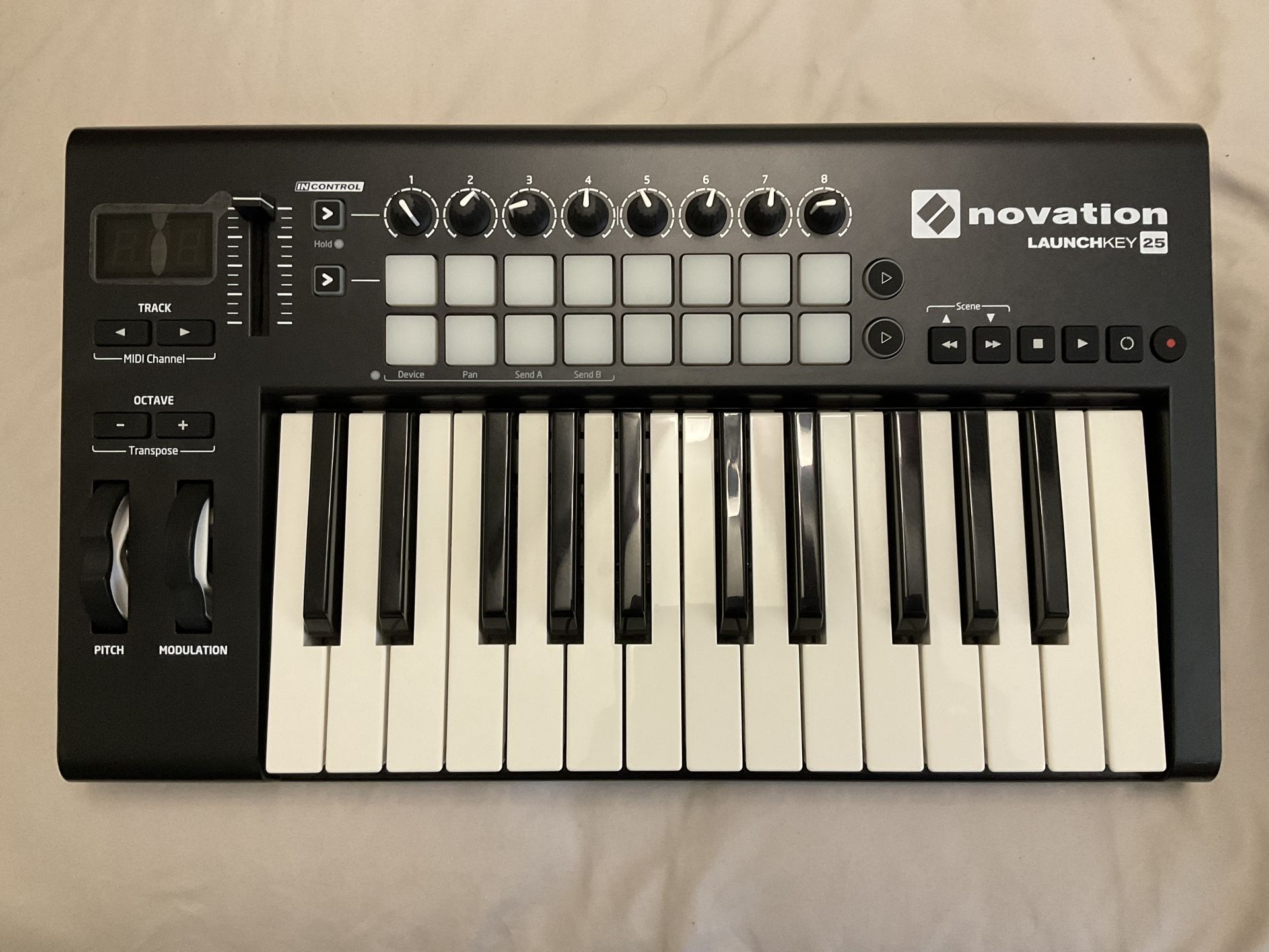Novation Launch Key 25