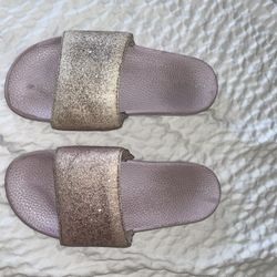 Girls Size 3/4 Old Navy Slide 