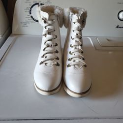 WOMEN'S BOOTS 