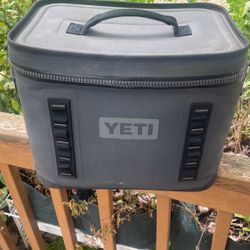 YETI Hopper Flip 18