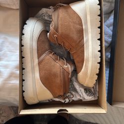 Ugg Chestnut 