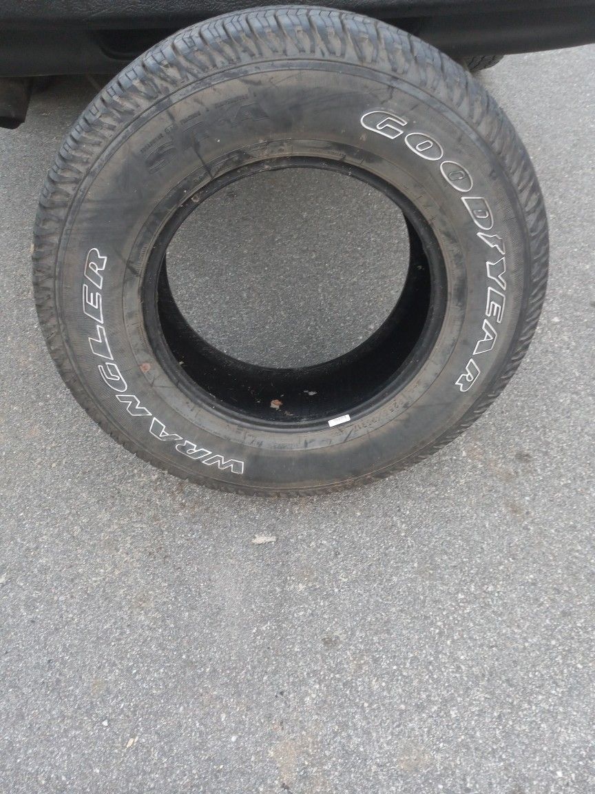 Goodyear Wrangler P255/75r17