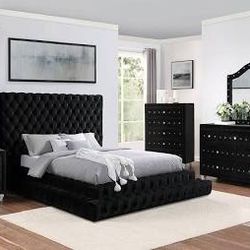 Brand New Elegant Stefania Queen Bed Set 