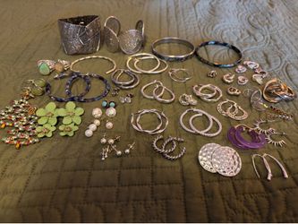 Women’s jewelry lot