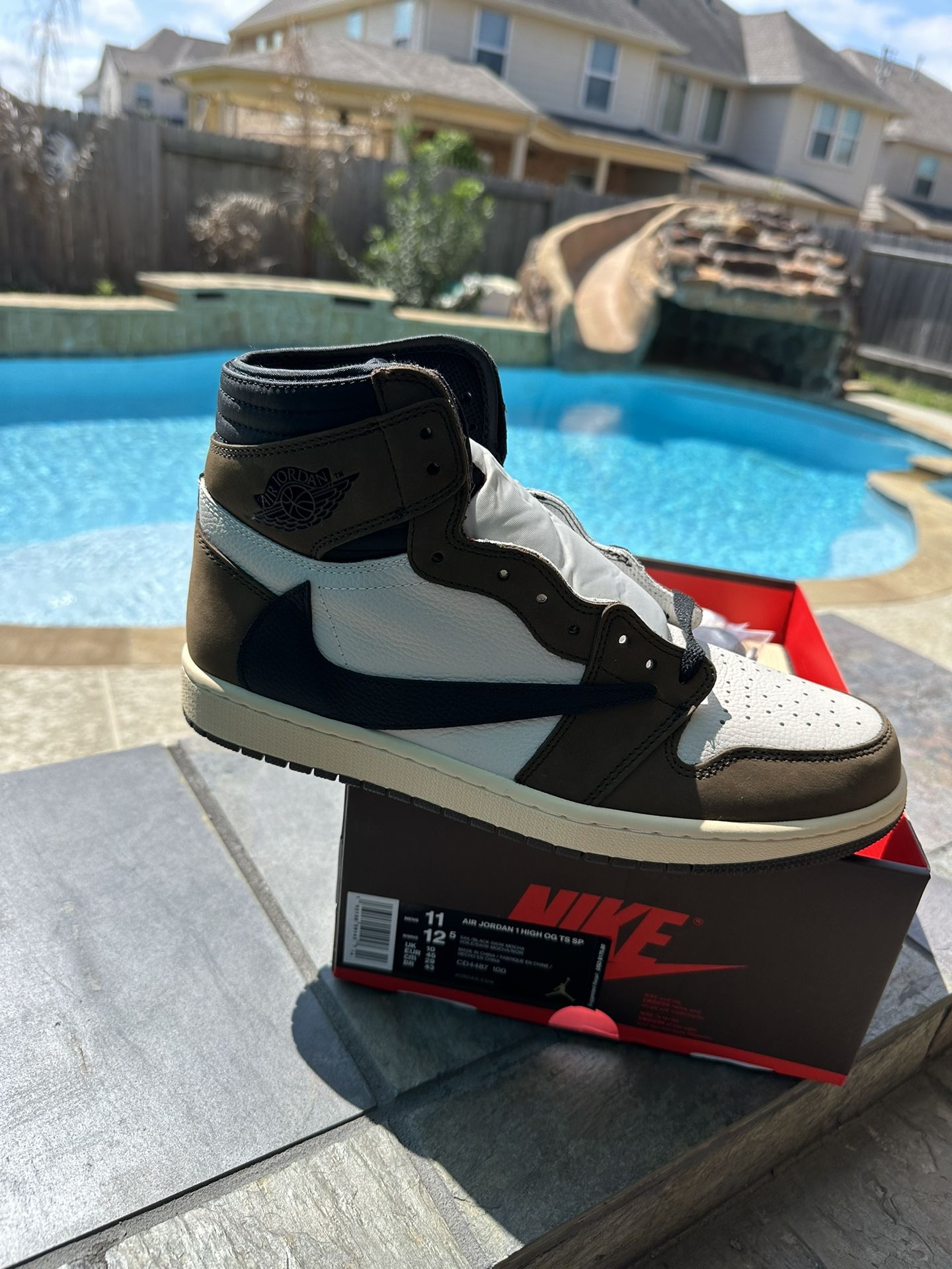 Jordan Retro High OG SP Travis Scott Mocha