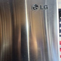 LG 20 cu. ft. Top Freezer Refrigerator