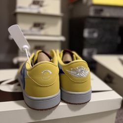 Size 10 Pretty Yellow Canarryyy Traviisss Scottsss Nikeee Collabsss :p