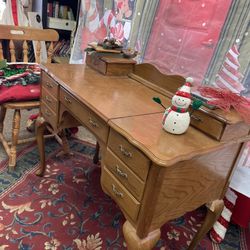 Vintage Oak Wood Vanity Desk (antique)