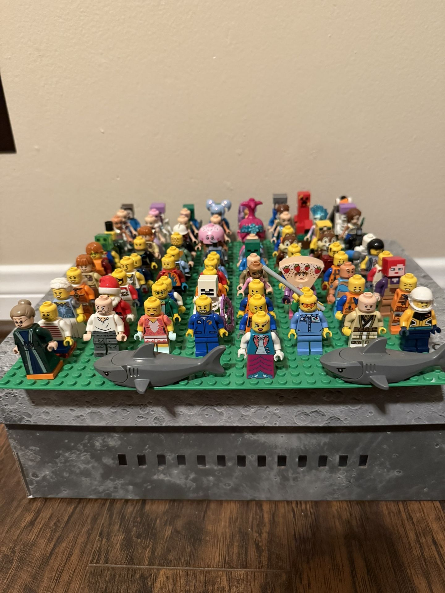 LEGO MINIFIGURES 80+, Accessories