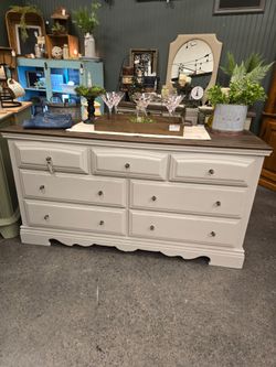 Dresser 7 drawer soft off-white