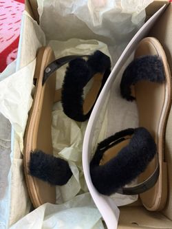 Black Strap Sandle Fluff Springs