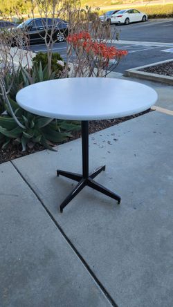 Round Table