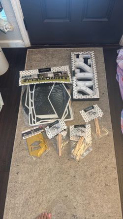 Free graduation decor