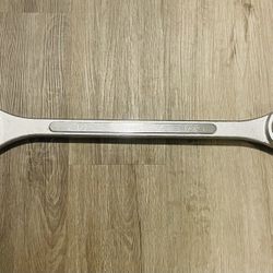 2-1/2-inch Super Jumbo Combination Wrench