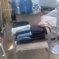 Tengo Ropa Usada Pantalones De Mujer Ropa De Y Niño Sábanas Camisas Y Camisetas De Hombre La Doy A ,50 Centavos Y A Dóllar for in Phoenix, AZ - OfferUp