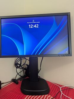 22 Inch HD Monitor, Height Adjustable