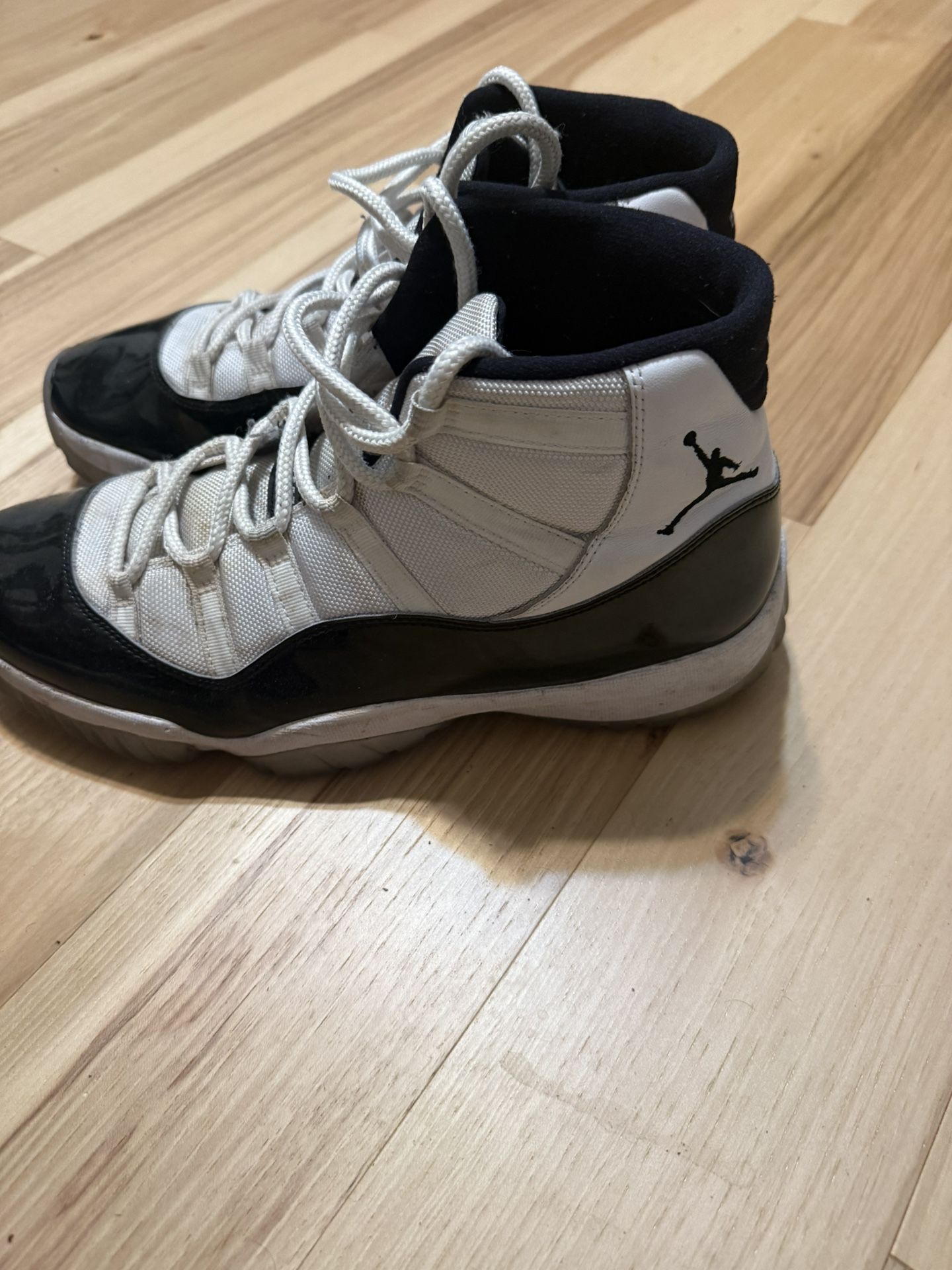 Jordan 11 Concord Size 12 75$ OBO