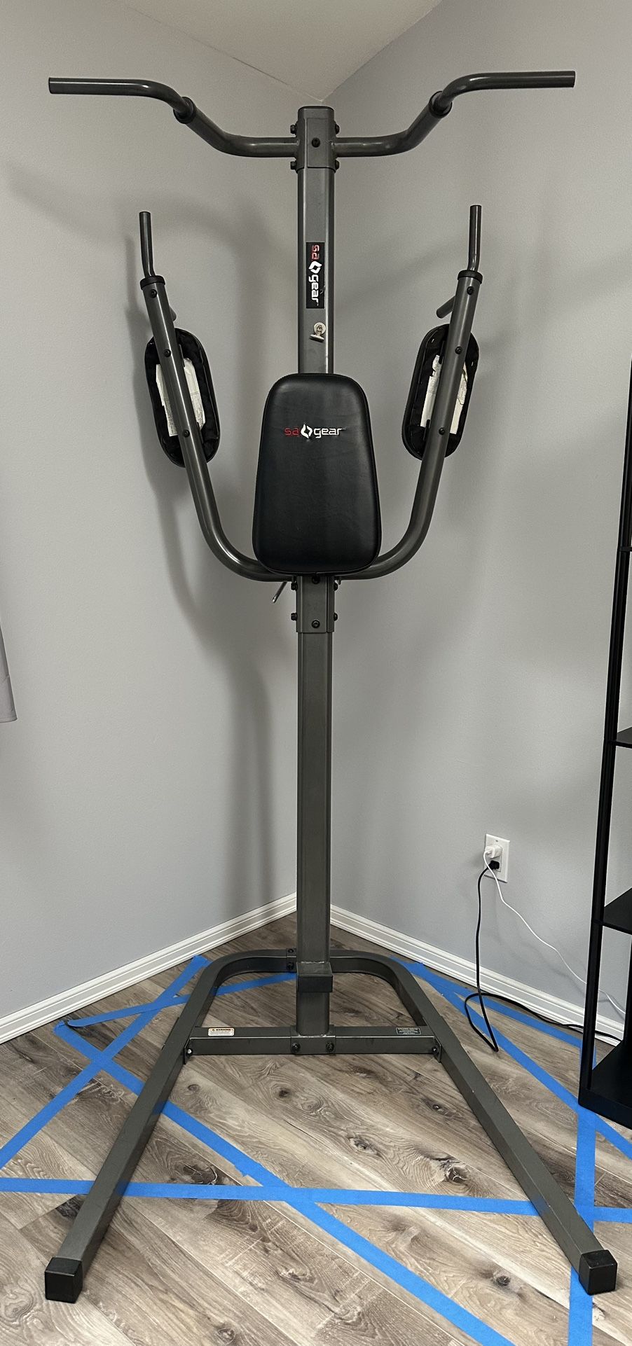 Chin Up/Pull Up/Abs Stand