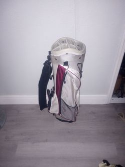 Lightweight women's golf bag, 10 assorted Callaway golf balls, brand new golfing hat with tags