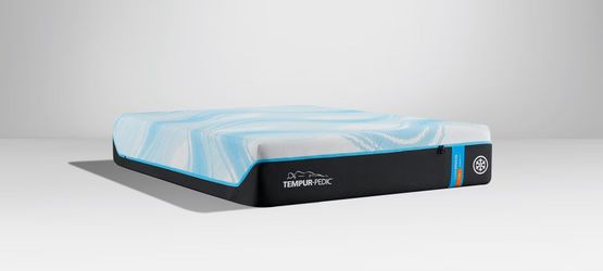 Tempurpedic LuxeBreeze Firm - Queen