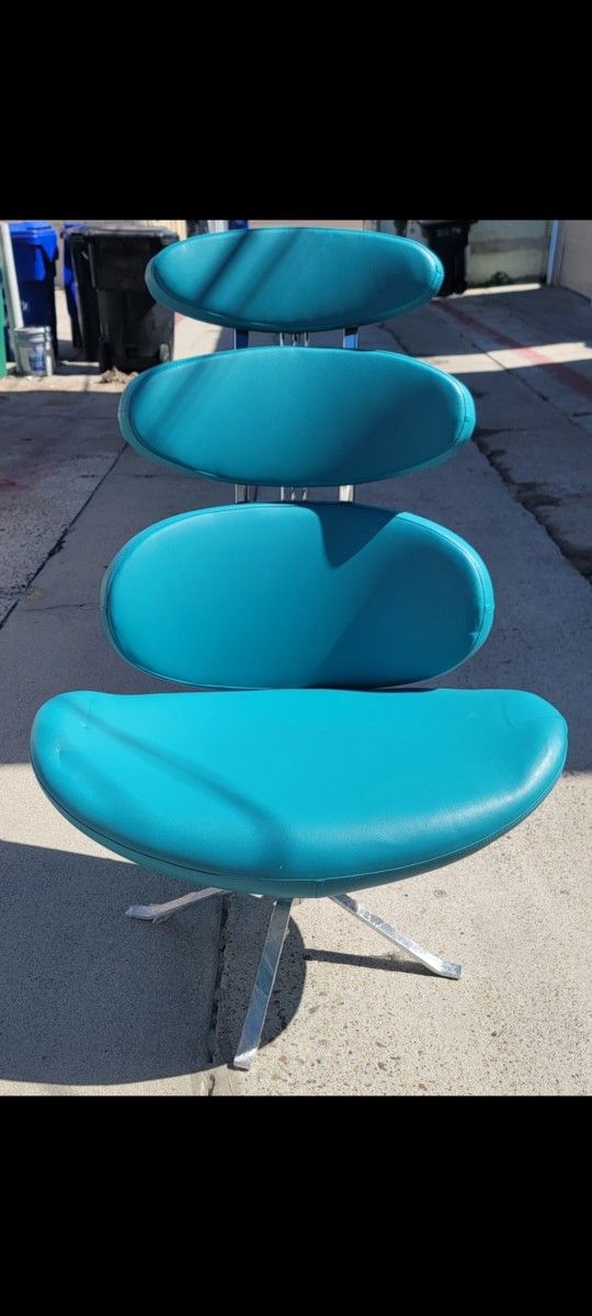 Incredible UNIQUE Captains CHAIR