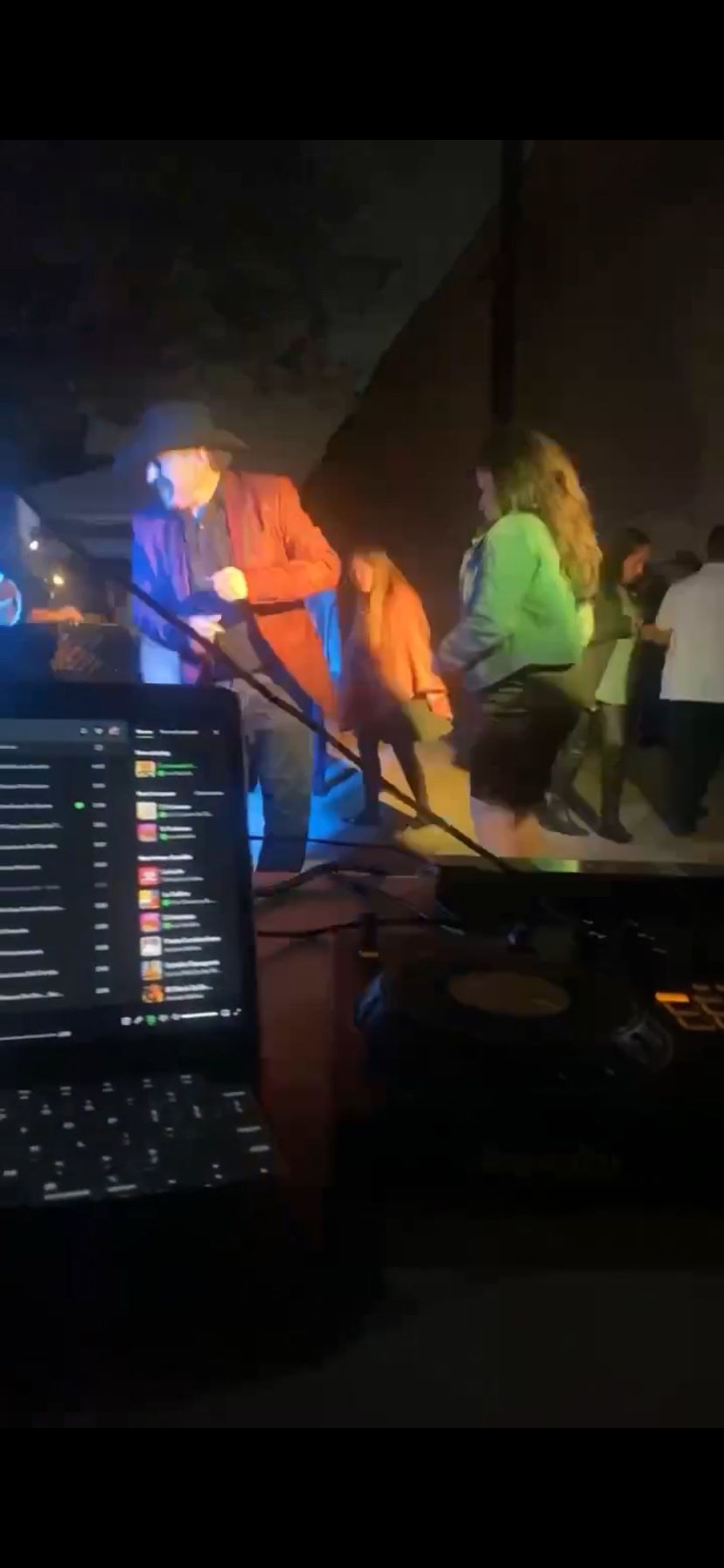 DJ DISPONIBLE📲🔥✨