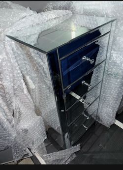 Mirrored chest dresser with 5 drawers