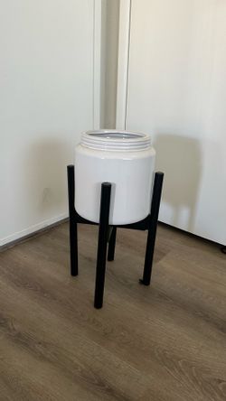 Modern Plant Pot with Plant Stand