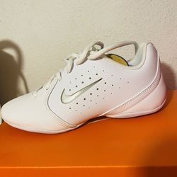 Nike Cheer Shoes. Size 5.5