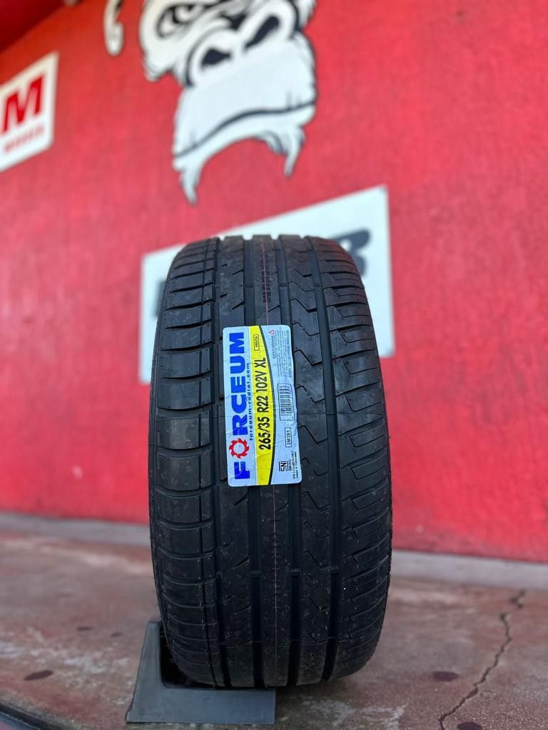 265 35 22 New Tires