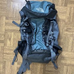 The North Face W Terra 40 Hiking Camping Backpack Gray Sage Green