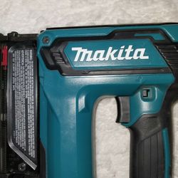 Makita XTP02Z 18V  23-Gauge .