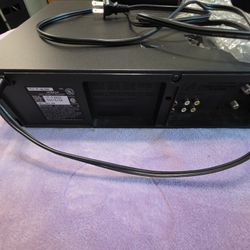 Hitachi VCR With Remote 
