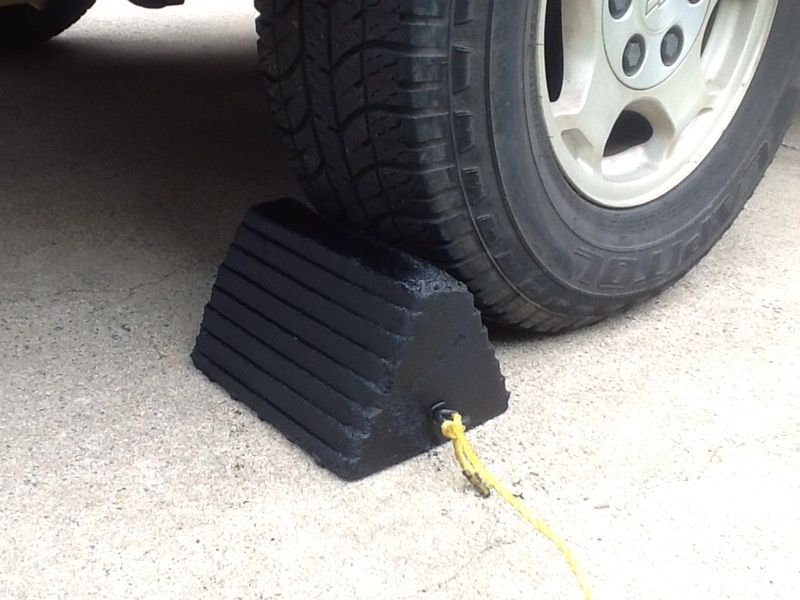 40 TON PORTABLE HAULER RUBBER WHEEL CHOCK WITH ROPE