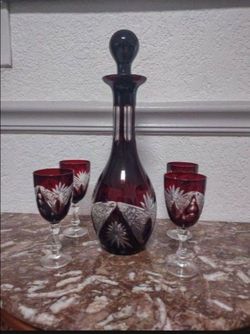 Collectible Vintage Tall 13 1/2" Ruby Red Cut-To-Clear Wine Decanter Bottle with solid ruby ​​Stopper