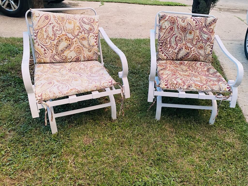 Beautiful Rocking Chairs Set Of 2