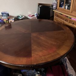 Free Round Table 