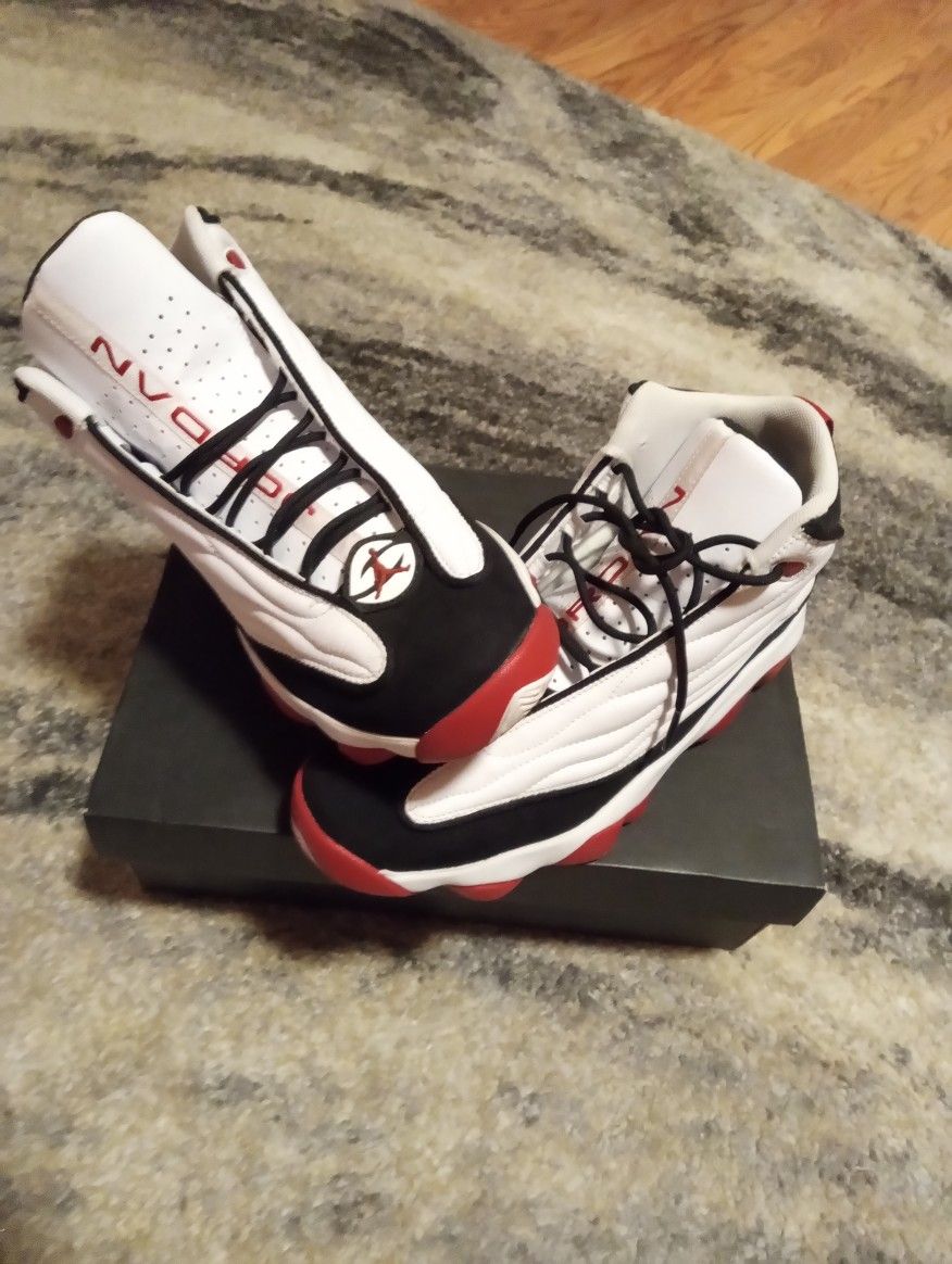 9.5 Men's  Jordans  Sneakers