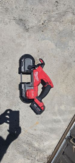 Milwaukee Fuel Compact Band Saw