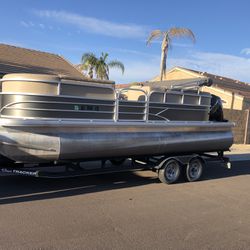 2017 SunTracker Party Barge