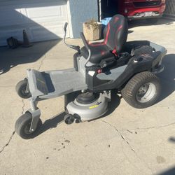 Lawn mowers Zero Turn 