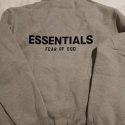ESSENTIAL HOODIES AND SHIRTS 