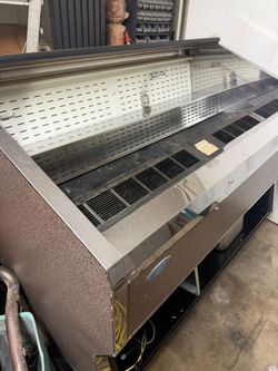 COMMERCIAL FEDERAL INDUSTRIES REFRIGERATED DISPLAY CASE – $1,650 OBO