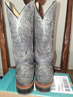 Womans cowboy boots